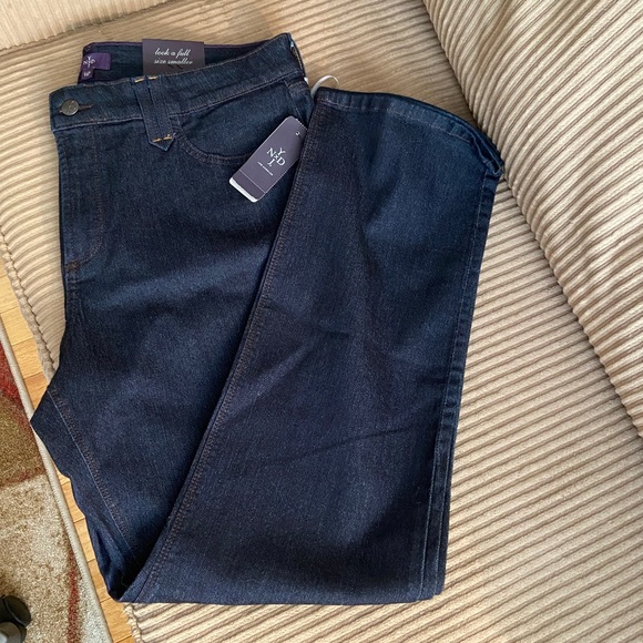 NYDJ Not Your Daughters Jeans Dark Wash Straight leg Size 16P - NWT - ๐บ๐ธ๐บ๐ธ - Picture 4 of 12